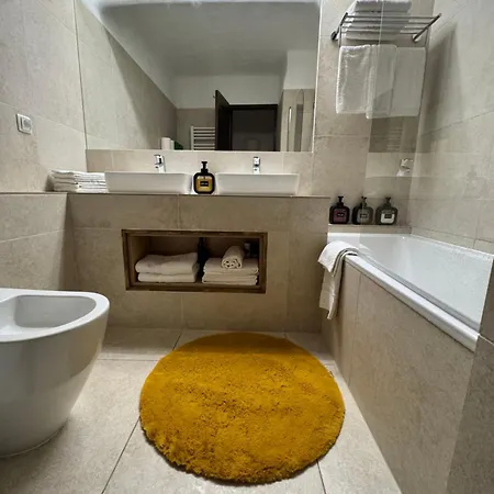 Valentina-sunny 2 Bedroom House With Pool 度假居